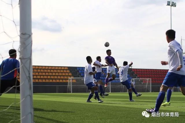 巴萨17岁小将面部受伤缝10针 赛后社交媒体晒图